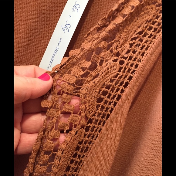 NWT~She and Sky Open Front Crochet Detail Topper - Picture 7 of 8